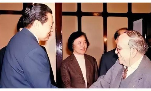 硬脂酸红霉素颗粒说明-硬脂红霉素颗粒副作用有哪些专区_硬脂酸红霉素颗粒成人吃几袋专区_硬脂红霉素颗粒副作用网
